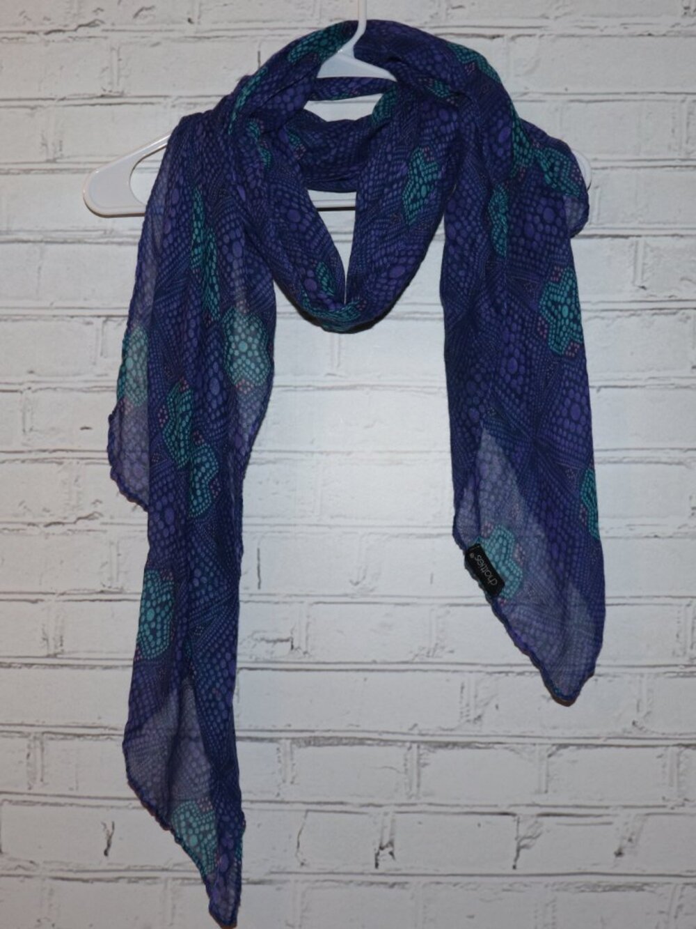 💙💜 Chatties Lightweight Geometric Scarf · 80"